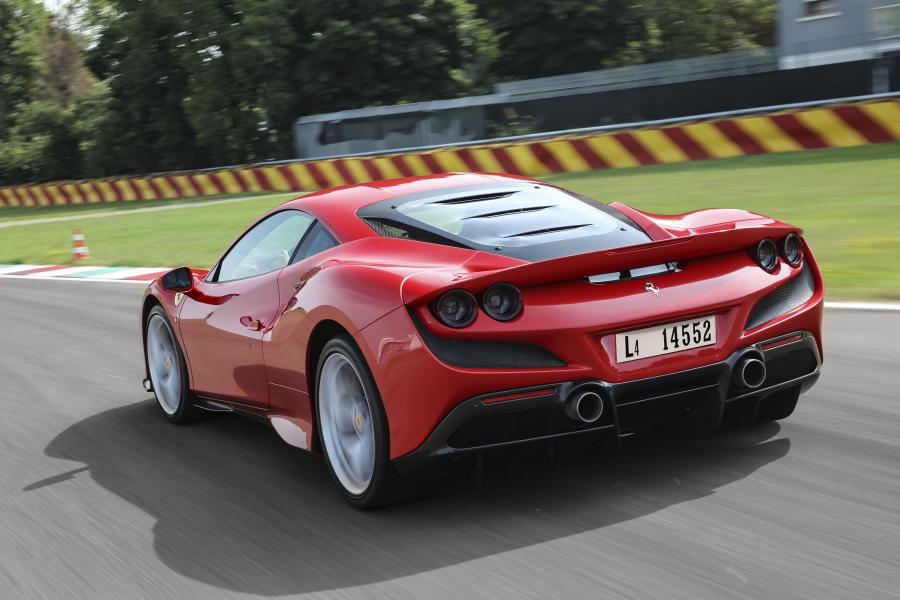  Ferrari F8 Tributo 2019 года  (фото 35 из 52)